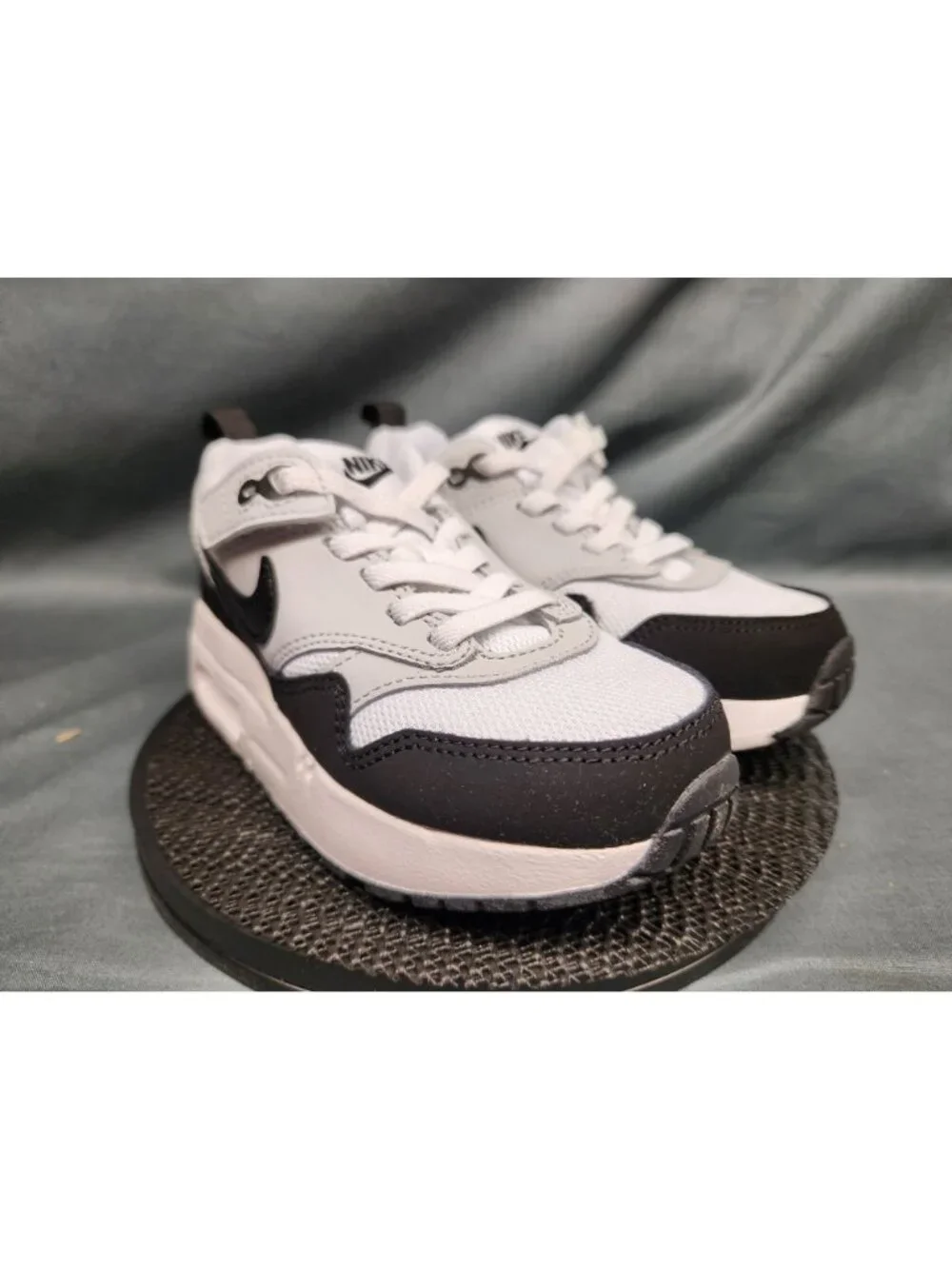 Nike Toddlers Air Max 1 Easyon (PS) Sneakers White/Gray Black Size 5 NEW IN BOX!